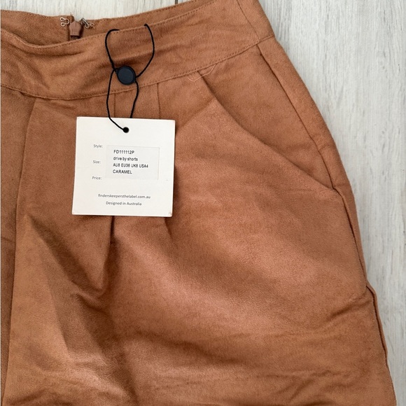 Finders Keepers The Label Faux Suede Shorts Camel Size 4 NWT - Picture 9 of 11